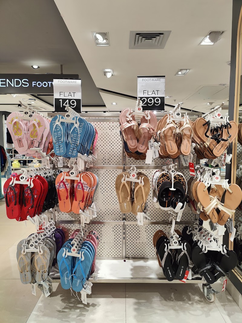 TRENDS - TRENDS, 138, Rash Behari Ave, lake Terrace, Ballygunge, Kolkata, West Bengal 700029, India