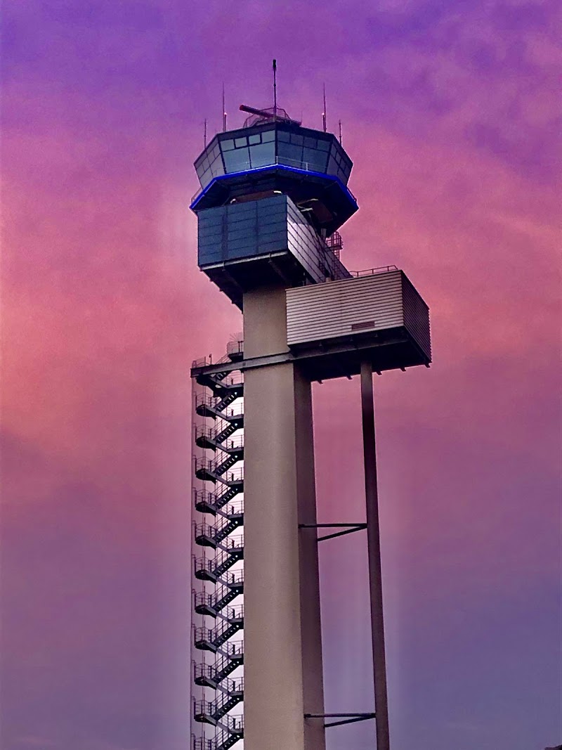 Duesseldorf Airport - Duesseldorf Airport, Flughafenstraße 105, 40474 Düsseldorf, Germany