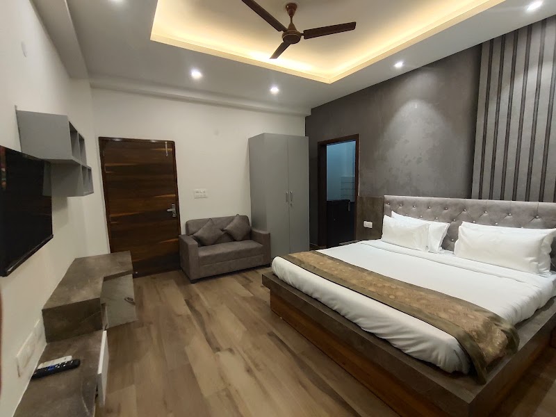 The Empire Luxury Suites - The Empire Luxury Suites Plot No 684, Sector 45, Gurugram, Haryana 122022, India