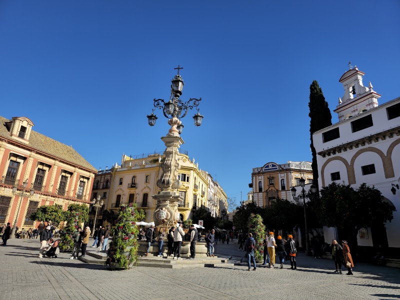 Fuente Farola - Fuente Farola Pl. Virgen de los Reyes, Casco Antiguo, 41004 Sevilla, Spain