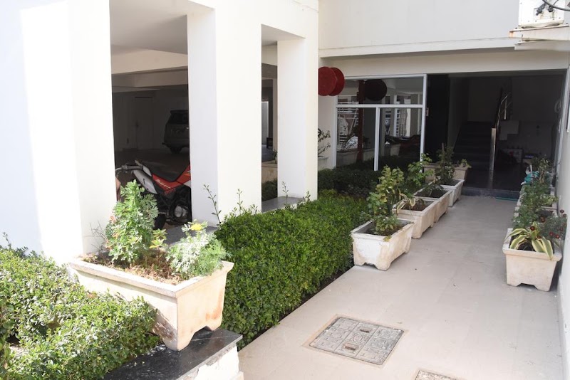 Braj Villas Family Suits - Braj Villas Family Suits HM9F+7JF, 384, Chaitanya Vihar Phase 1, Chaitanya Vihar, Vrindavan, Uttar Pradesh 281121, India