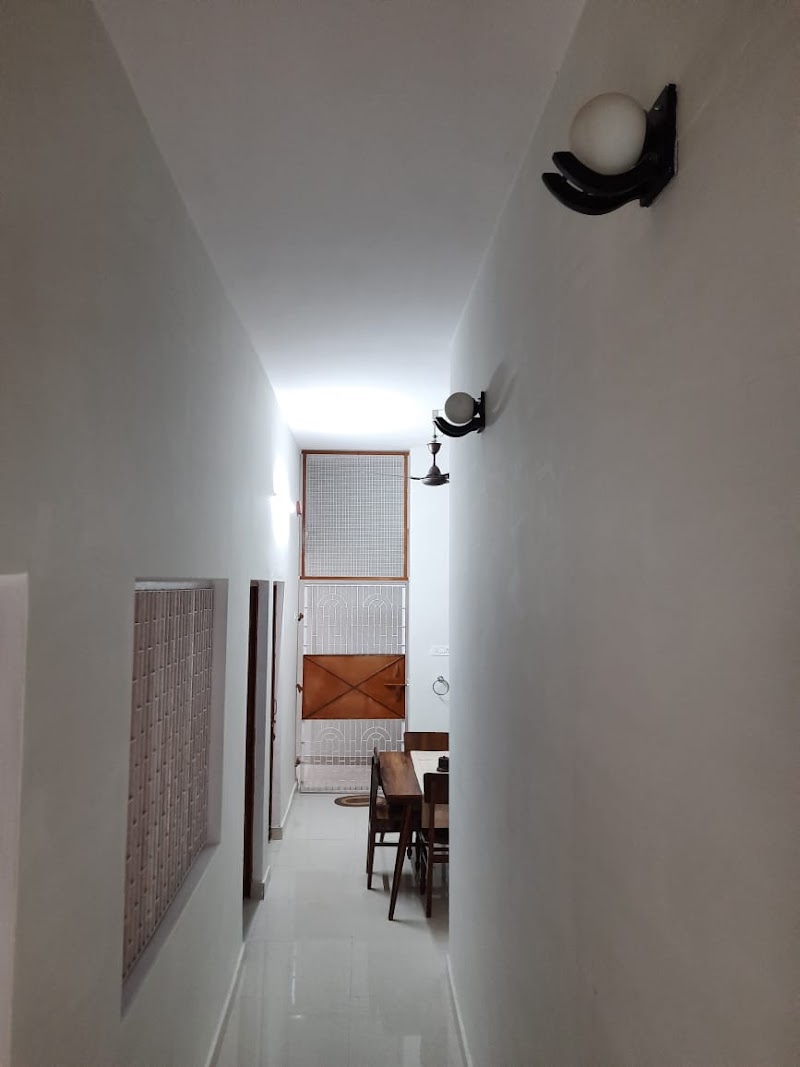 Neehan Homestay - Neehan Homestay Deen Dayal Nagar, B 26/24- 23 (H, Colony, Padampuri, Durgakund, Khojwan, Bhelupur, Varanasi, Uttar Pradesh 221005, India