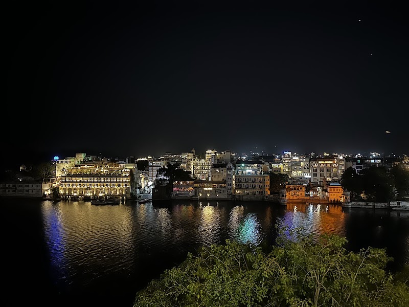 The Sky Lounge Udaipur - The Sky Lounge Udaipur Hotel Pichola Haveli Bagore Ki Haveli Museum, near Gangaur Ghat Marg, Hotel Gangaur Palace, Udaipur, Rajasthan 313004, India