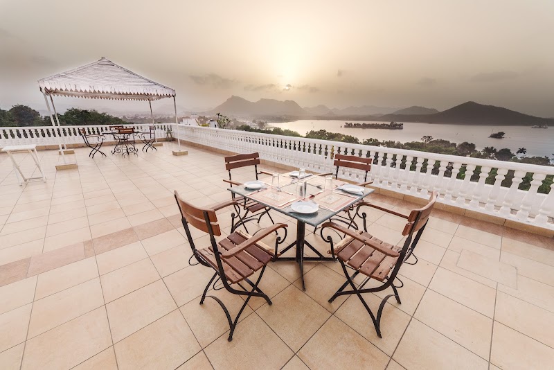 Hotel Hilltop Palace - Hotel Hilltop Palace, 5, Ambavgarh, Fateh Sagar Lake, Udaipur, Rajasthan 313004, India