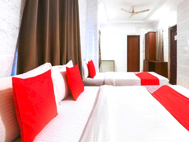 Hotel O The prince Park - Hotel O The prince Park 12, Ponni Amman Koil St, Ponniammanmedu, Velayutham Colony, Saligramam, Chennai, Tamil Nadu 600093, India