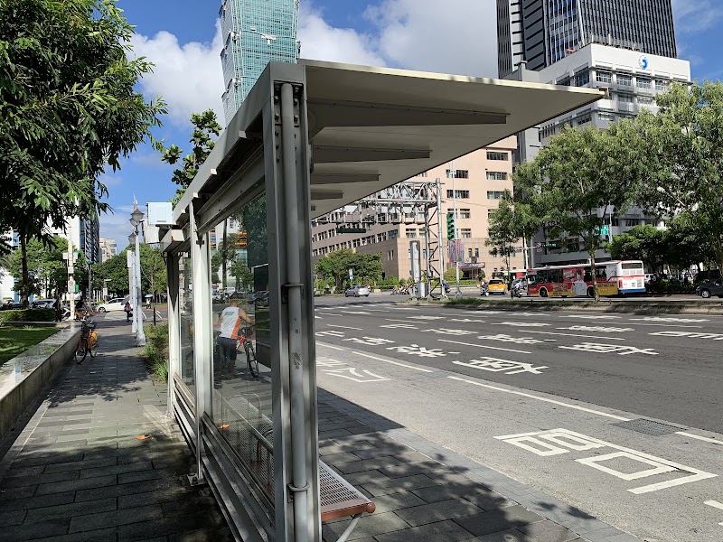 MRT Xiangshan Sta. - MRT Xiangshan Sta. Xinyi District, Taipei City, Taiwan 110