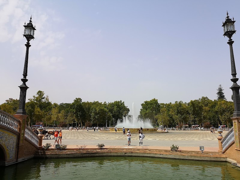 Fuente Plaza de España - Fuente Plaza de España 41013 Seville, Spain