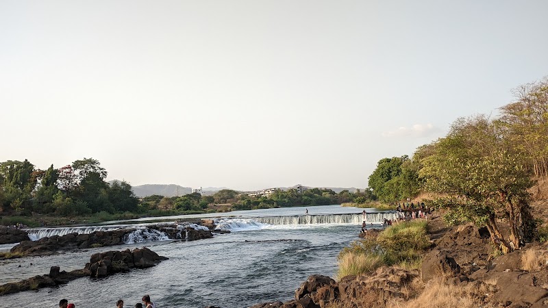 Bhatsa River waterfall - Bhatsa River waterfall, 97X9+XJ8, Vasind, Gerase, Maharashtra 421601, India