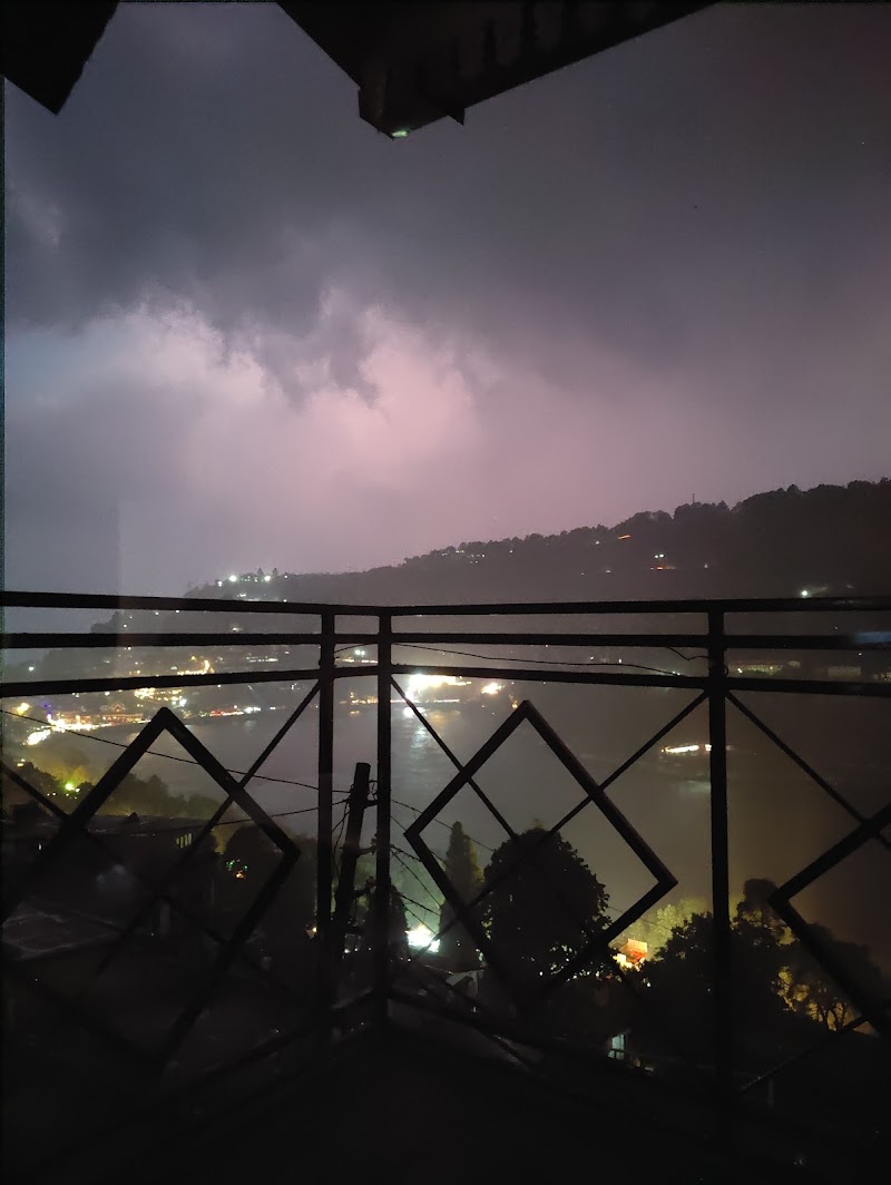 Mountain High 2BHK apartment - Mountain High 2BHK apartment, 9FP7+RQJ, Birla School Rd, Tallital, Nainital, Uttarakhand 263001, India