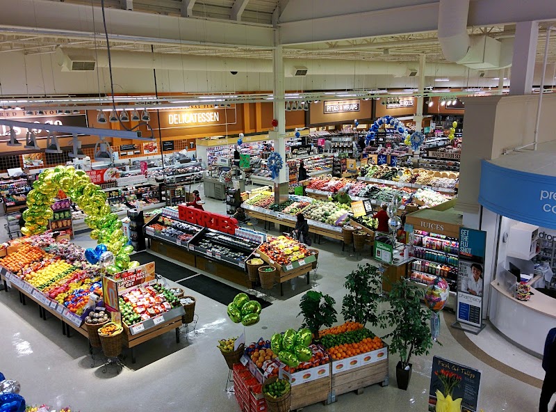 Real Canadian Superstore Mcphillips Street - Real Canadian Superstore Mcphillips Street 2132 McPhillips St, Winnipeg, MB R2V 3C8, Canada