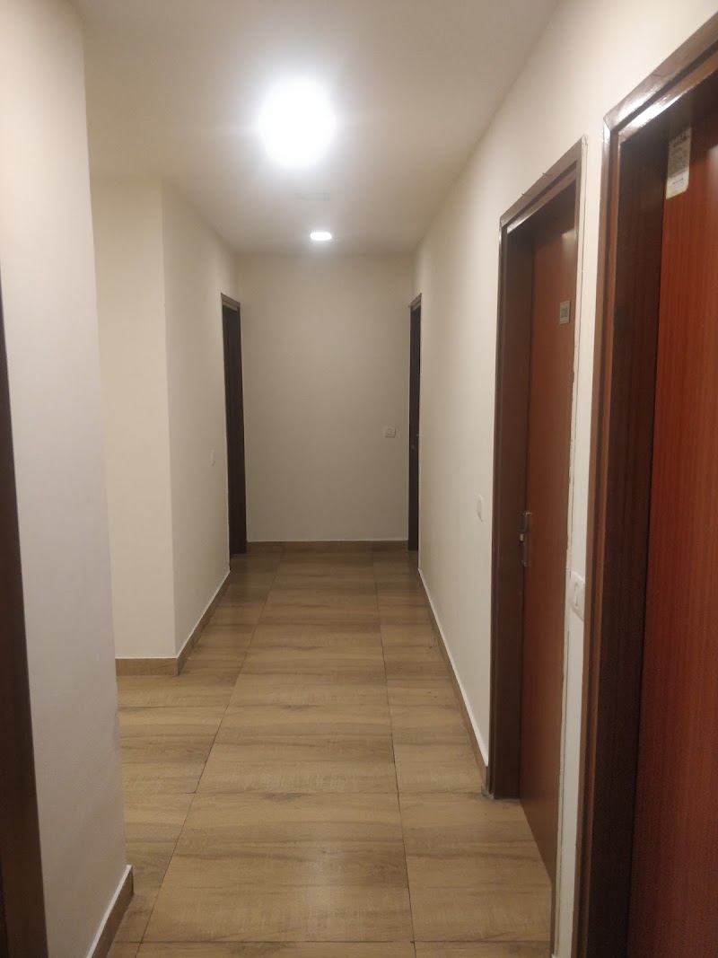 The Noida Grand Suites - The Noida Grand Suites 1st floor, B7, Block B, Sector 72, Noida, Uttar Pradesh 201316, India