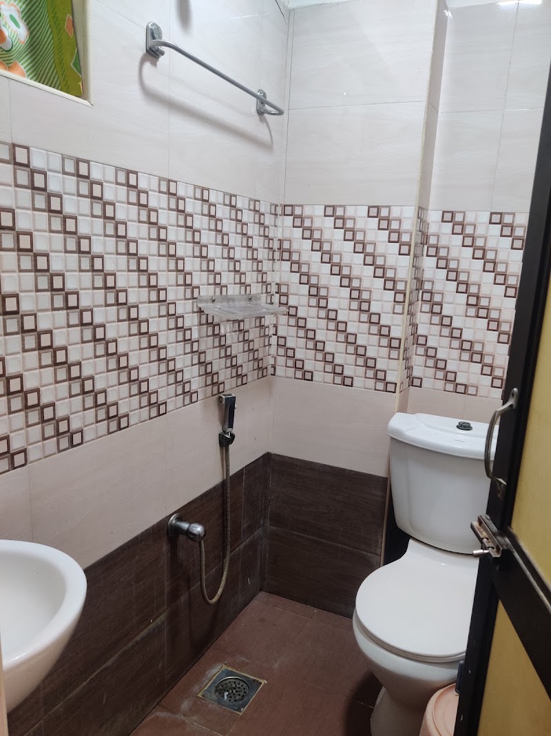 Sarada Nivas Lodging - Sarada Nivas Lodging 3, Appar Swami Koil St N, Luz, Mylapore, Chennai, Tamil Nadu 600004, India