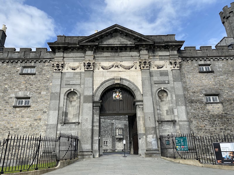 Kilkenny Castle - Kilkenny Castle, The Parade, Dukesmeadows, Kilkenny, R95 YRK1, Ireland