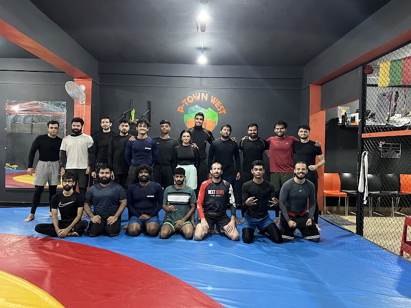 ULTIMATE FITNESS CLUB (P-TOWN WEST MMA) - ULTIMATE FITNESS CLUB (P-TOWN WEST MMA) Ground Floor, Vithala Rukmini Mandir, Baner Gaon, Baner, Pune, Maharashtra 411069, India
