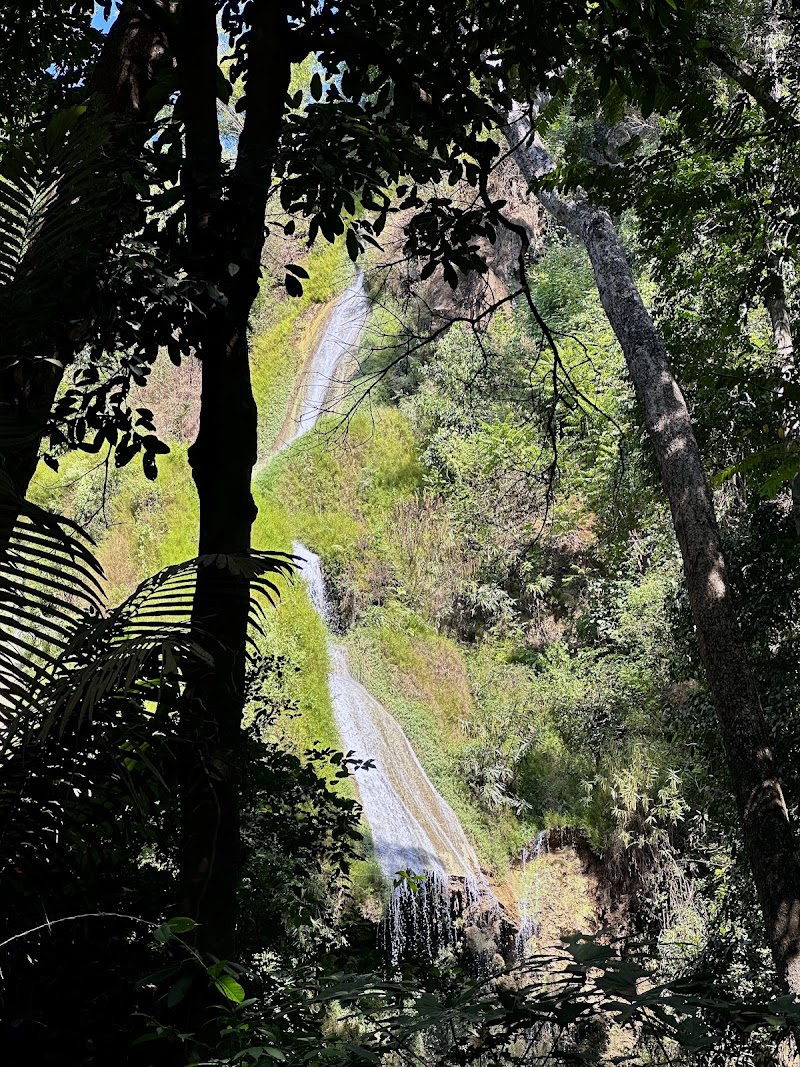 Hoi Khua Waterfall - Hoi Khua Waterfall, V2FF+X6W, Luang Prabang, Laos
