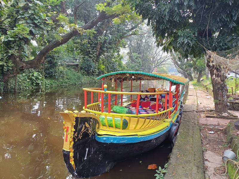 Alleppey Boat Services - Alleppey Boat Services Boat Service, near Ymca, Alappuzha, Keralam 688001, India