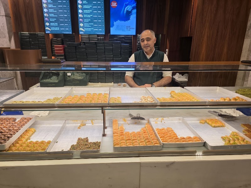 Karaköy Güllüoğlu - Nadir Güllü - Karaköy Güllüoğlu - Nadir Güllü, Kemankeş Karamustafa Paşa, Kemankeş Cd. No:67, 34425 Beyoğlu/İstanbul, Türkiye