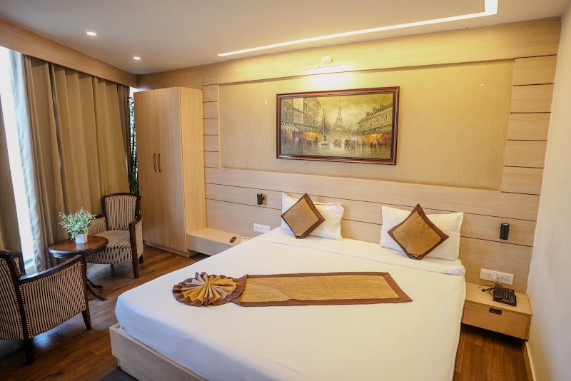 Silkhouse Premier Hotel - Silkhouse Premier Hotel 5th floor, Besides Harilal's sweets, KV complex, Bailey Rd, RPS More, Kaliket Nagar, Patna, Bihar 801503, India