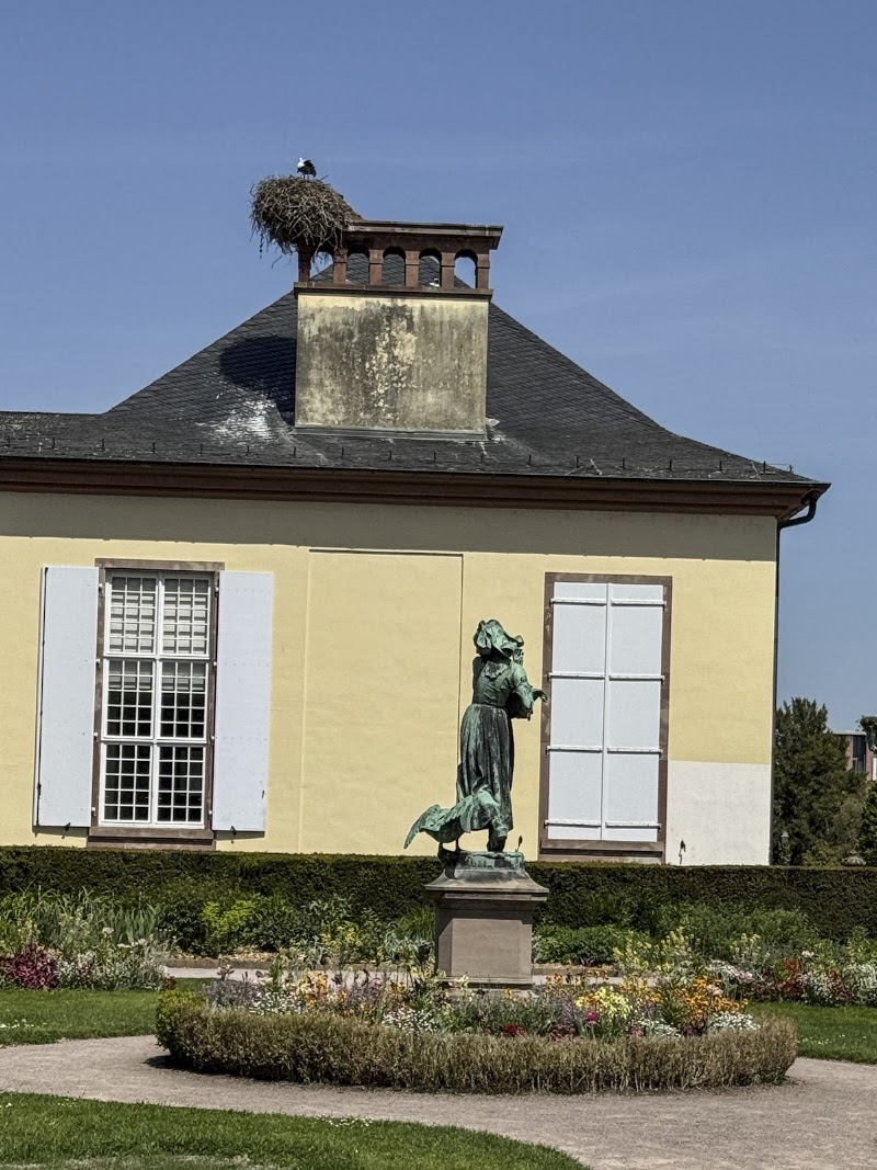 Sstatue de Lison à l'Oie - Sstatue de Lison à l'Oie Parc de l'Orangerie, 67000 Strasbourg, France