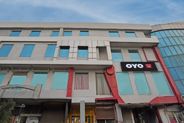 Hotel O One Hotel - Hotel O One Hotel 3rd, 653/1, Nehar Road, Shakti Khand III, Indirapuram, Ghaziabad, Uttar Pradesh 201014, India