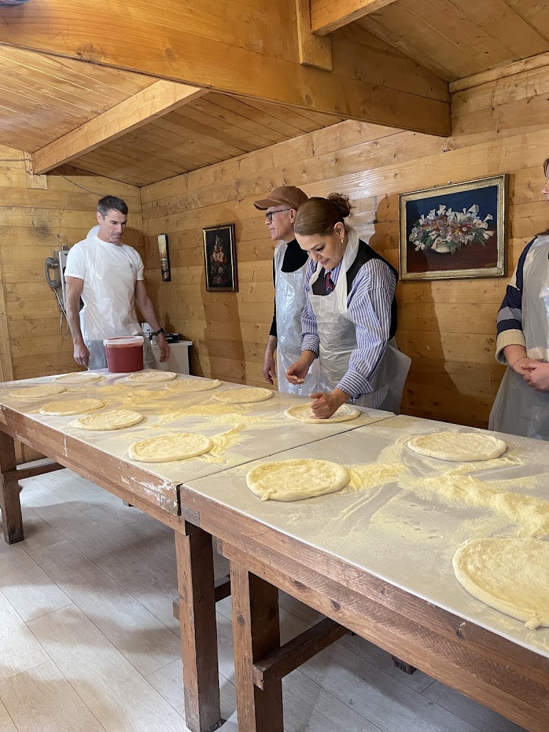 Rome Pizza and Pasta School - Rome Pizza and Pasta School, Via Andrea Aradas, 35, 00134 Roma RM, Italy