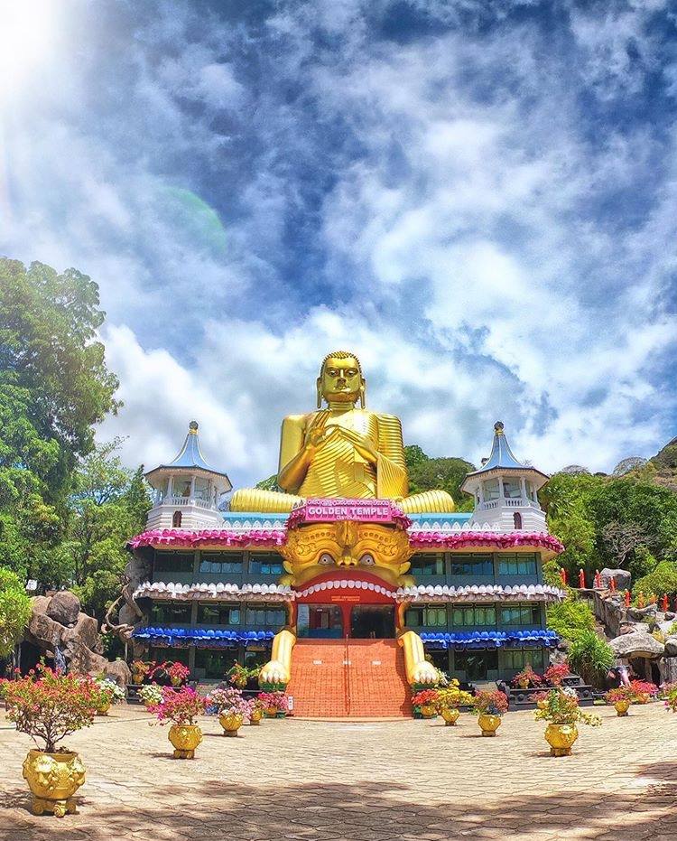Dambulla Cave Temple