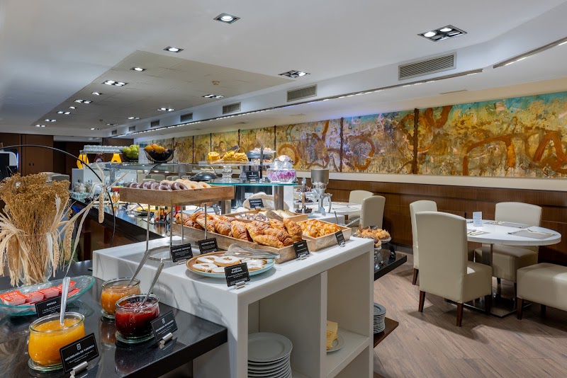 Hotel Colonial Barcelona - Hotel Colonial Barcelona, Via Laietana, 3, Ciutat Vella, 08003 Barcelona, Spain