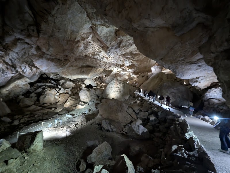 Dachstein Giant Ice Cave - Dachstein Giant Ice Cave, Winkl, 4831 Obertraun, Austria