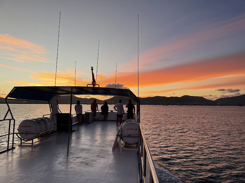 Phuket Dive Center - Phuket Dive Center เลขที่ 3 หมู่ 8 Thanon Chao Fah Tawan Tok, Tambon Chalong, Amphoe Mueang Phuket, Chang Wat Phuket 83130, Thailand