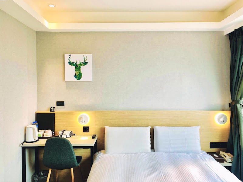 Hub Hotel Songshan Inn - Hub Hotel Songshan Inn 3樓, No. 626號, Section 4, Bade Rd, Ciyou Village, Songshan District, Taipei City, Taiwan 105