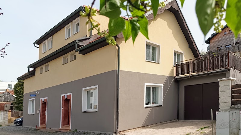 Guest House Prague Airport - Guest House Prague Airport, Pod Strání 515, 252 62 Statenice-Horoměřice, Czechia