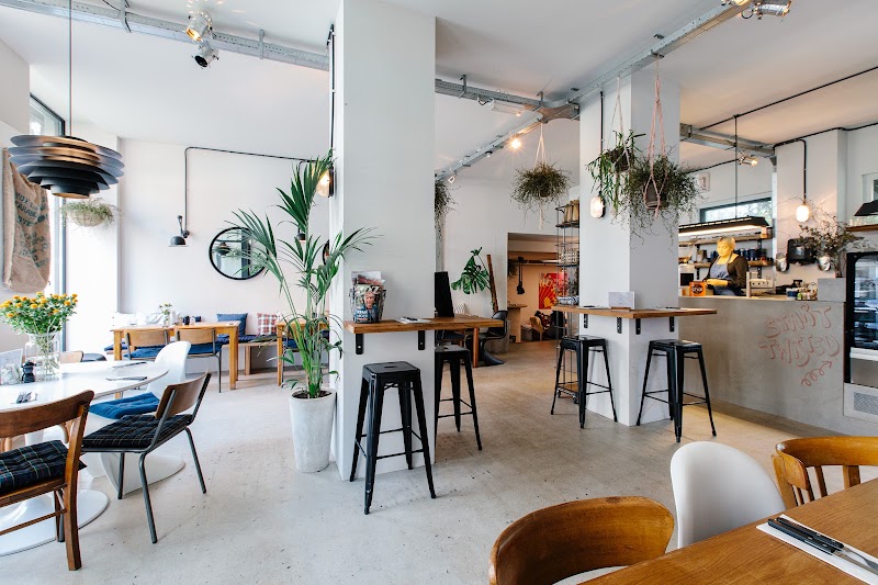 FACTORY GIRL Brunch Restaurant..