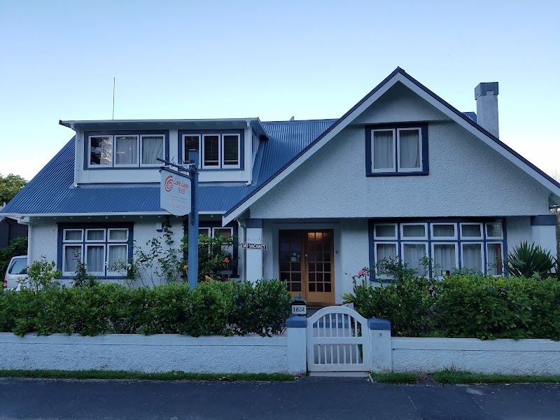 Lake Lodge B&B - Lake Lodge B&B 1024 Rangiuru Street, Rotorua 3010, New Zealand