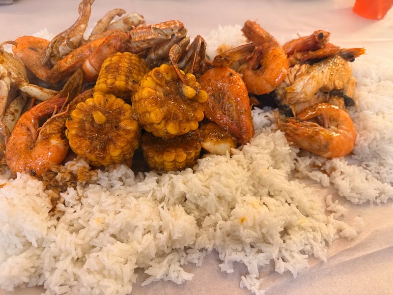 Off The Hook Seafood Restaurant - Airport Road - Off The Hook Seafood Restaurant - Airport Road, 2 Sheikh Rashid Bin Saeed St - Al Manhal - W13 01 - Abu Dhabi - United Arab Emirates