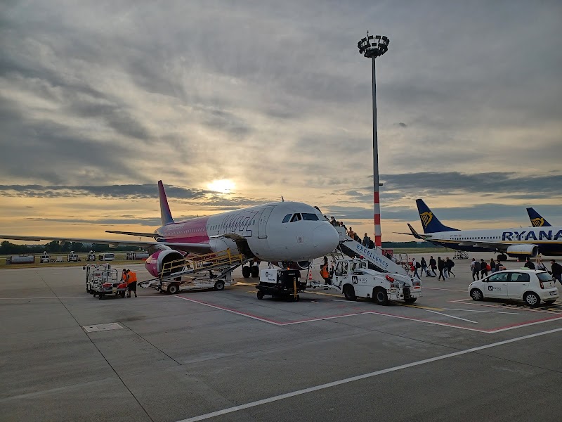 Budapest Ferenc Liszt International Airport - Budapest Ferenc Liszt International Airport Budapest, 1185 Hungary
