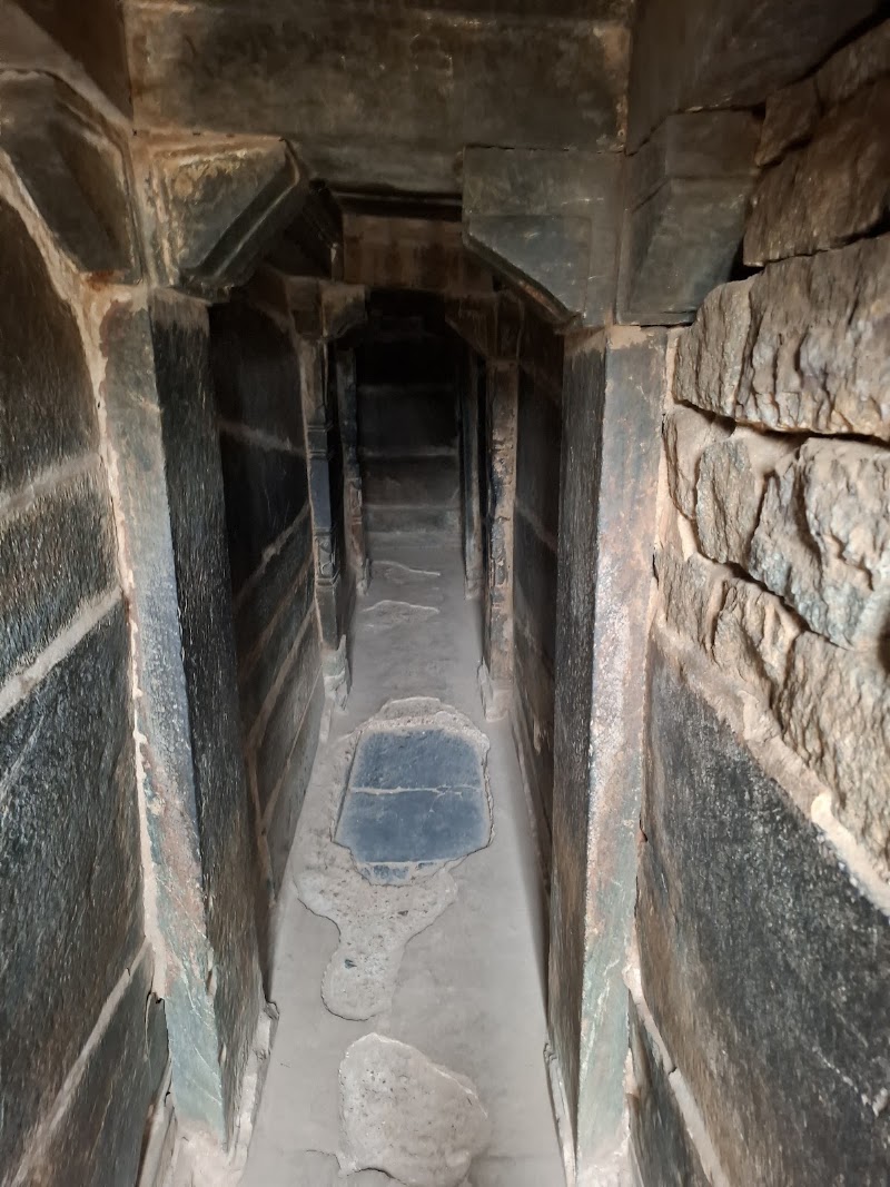 Underground Secret Chamber - Underground Secret Chamber, 8F89+8RW, Hampi, Kamalapura, Karnataka 583221, India