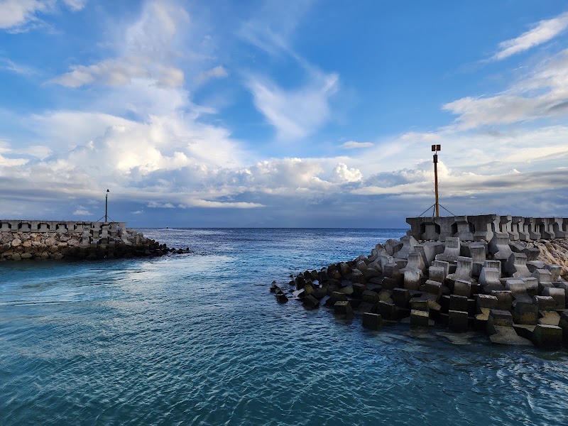Sampalan Beach - Sampalan Beach, Batununggul, Nusa Penida, Klungkung Regency, Bali 80771, Indonesia