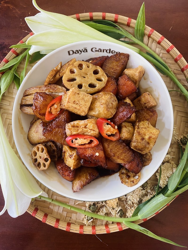 Dayā Garden Vegetarian & Vegan - Nhà Hàng Chay Việt - Dayā Garden Vegetarian & Vegan - Nhà Hàng Chay Việt 39/17 P. Hai Bà Trưng, Cửa Nam, Hà Nội, Vietnam
