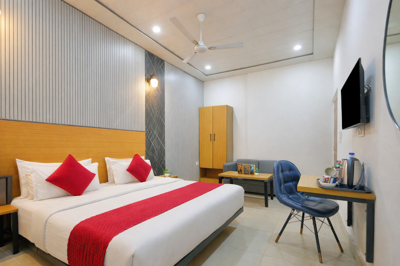 Hotel Downtown by Quadis Sector 15 Noida - Hotel Downtown by Quadis Sector 15 Noida Metro pillar no. 33, Opposite, New Ashok Nagar Rd, Naya Bans, Naya Bans Village, Sector 15, Noida, Uttar Pradesh 201301, India