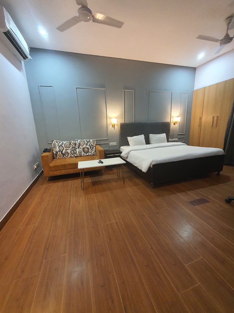 Hotel Mallenzo suites - Hotel Mallenzo suites F13/11, DLF Phase 1, Sector 27, Gurugram, Haryana 122002, India