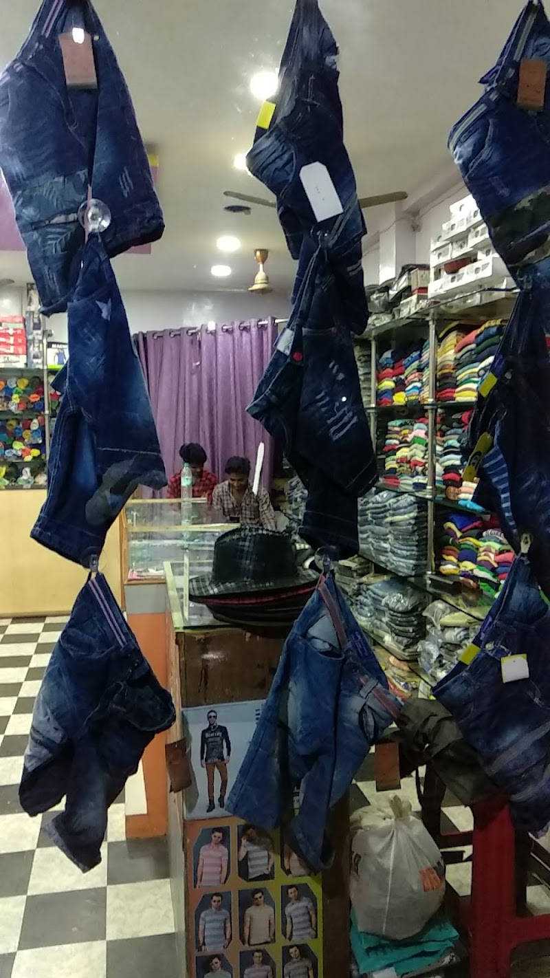 desi boys - desi boys, bazar, chowk, Utai, Chhattisgarh 491107, India