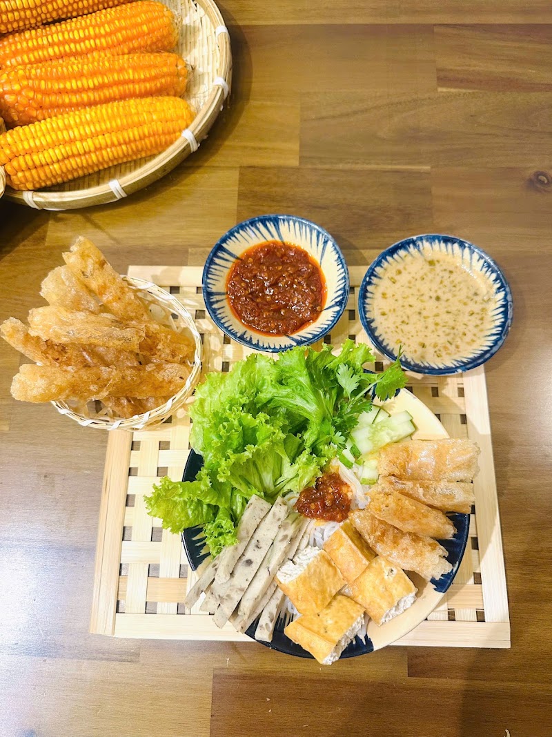 Bánh Mì Chay Tịnh Phương - Bánh Mì Chay Tịnh Phương Quầy ngoài, 17A Đinh Tiên Hoàng, Tân Định, Hồ Chí Minh 700000, Vietnam