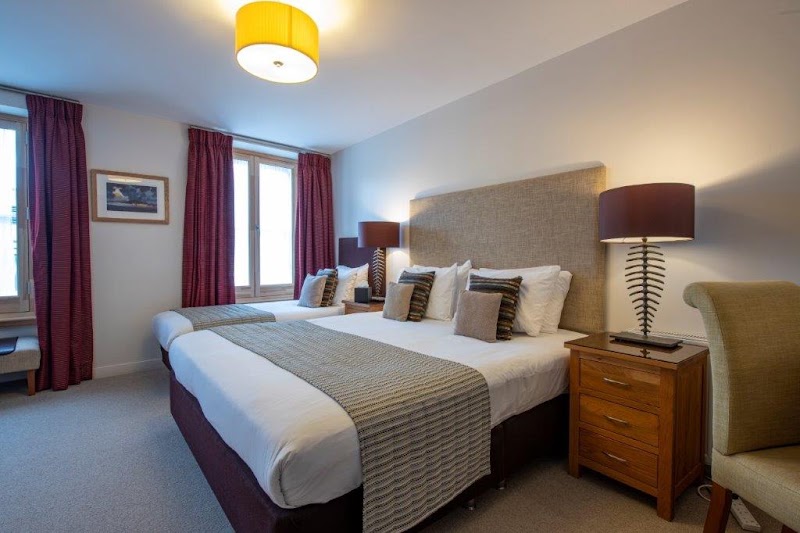 Inverness City Suites - Luxury Serviced Apartments - Inverness City Suites - Luxury Serviced Apartments, 2-7 High St, Inverness IV1 1HY, UK