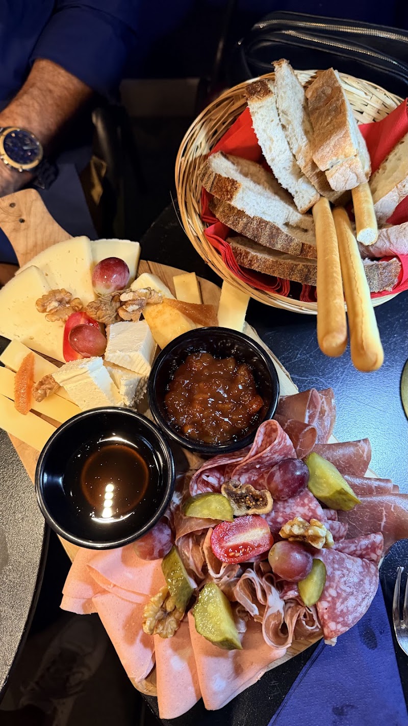 Angelique's Wine House - Angelique's Wine House 18-19 St Christopher's Pl, London W1U 1NN, UK