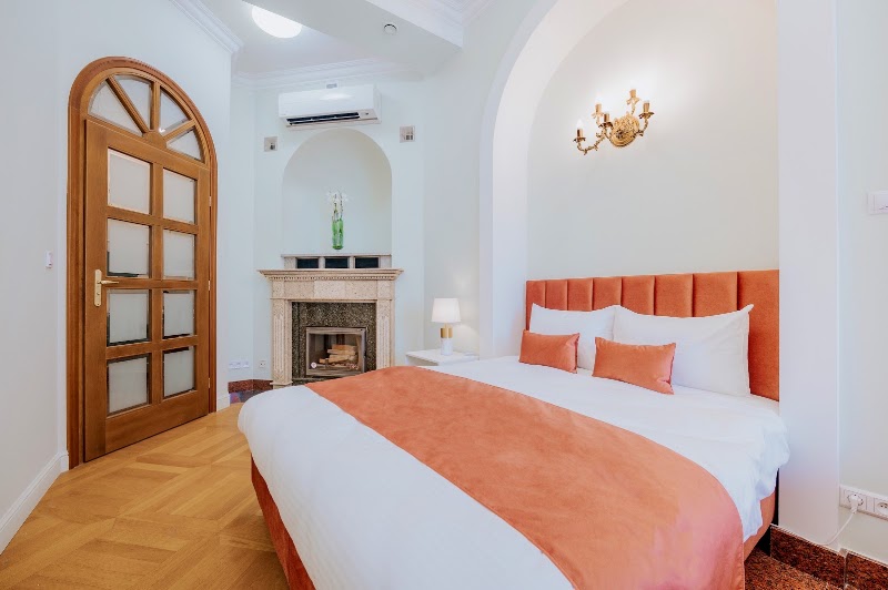 Jess Hotel & Spa Warsaw Old Town - Jess Hotel & Spa Warsaw Old Town, Krakowskie Przedmieście 47/49/51, 00-071 Warszawa, Poland