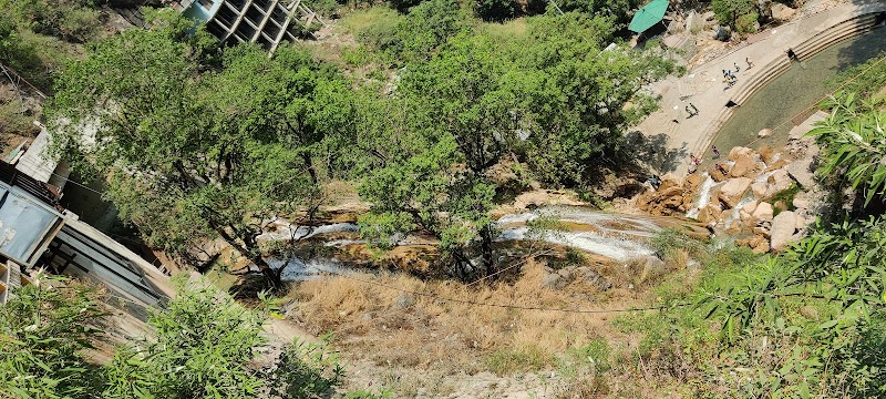 Kempty fall shop Lake and restaurant +photography - Kempty fall shop Lake and restaurant +photography Kempty Fall Rd, Lakhwad, Kempty, fall, Ram Gaon, Uttarakhand 248179, India