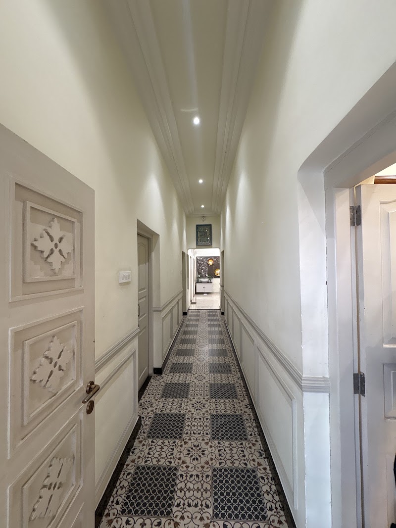 Heritage Haveli - Heritage Haveli C 21/102, Mahamandal Nagar, Lahurabir, Chetganj, Varanasi, Uttar Pradesh 221002, India