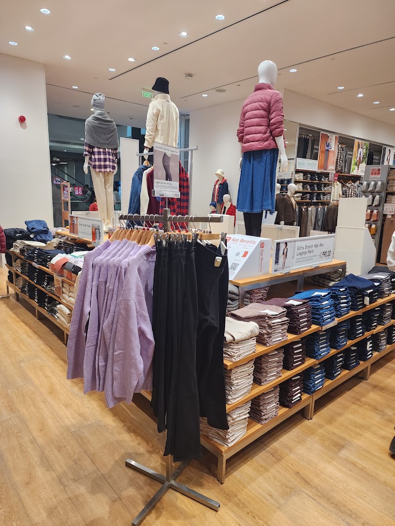 UNIQLO Nexus Elante Mall, Chandigarh - UNIQLO Nexus Elante Mall, Chandigarh, GF No 19,20,21,21A,21B,51,51A and FF No 149,150,150A, Elante Mall, Plot No 178-178A, Industrial Area Phase I, Chandigarh, 160002, India
