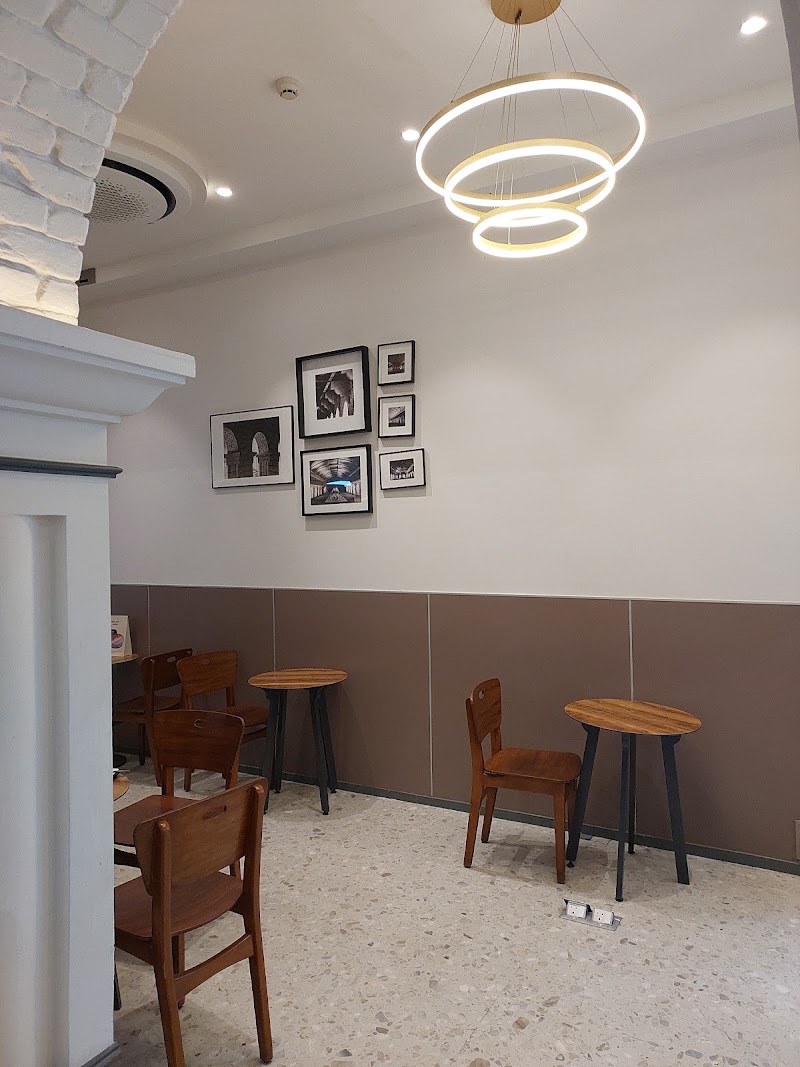 Starbucks - Opera Junction - Starbucks - Opera Junction No 57, Opera House Brigade Road, Opera Junction, Residency Rd, opposite PVR, Shanthala Nagar, Ashok Nagar, Bengaluru, Karnataka 560025, India