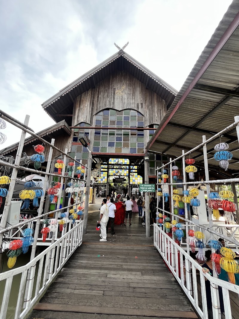 Lisa Coconut - Lisa Coconut LT06 Pattaya Floating Market Muang Pattaya, Amphoe Bang Lamung, Chang Wat Chon Buri 20150, Thailand